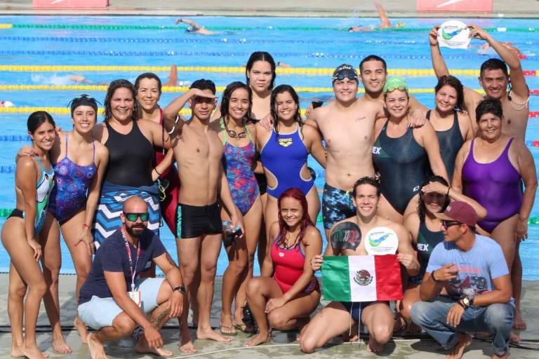 Nadadores mazatlecos llegan a Colombia para competir en Panamericano Máster