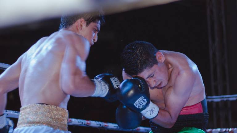 Martín León sigue invicto como boxeador profesional.