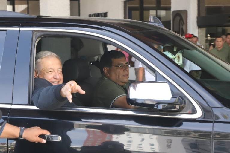 AMLO deja Mazatlán después de su gira por Sinaloa