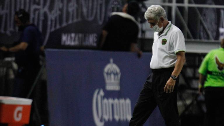 Ricardo Ferretti se perfila como DT de Cruz Azul.