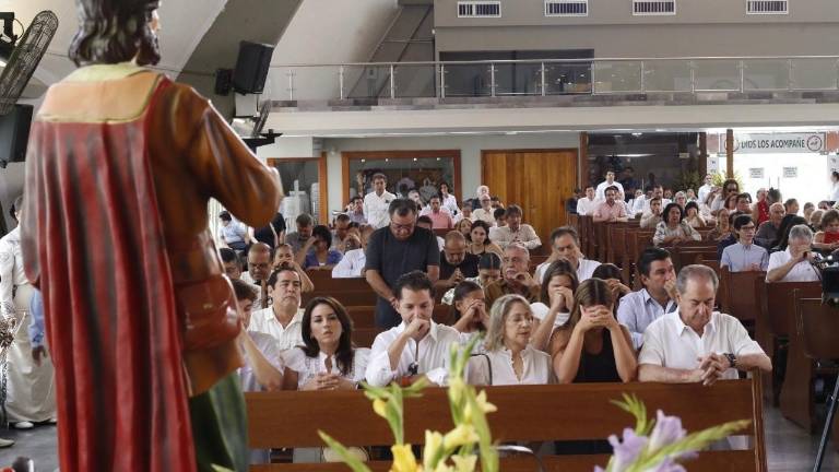Agricultores de Culiacán inician los festejos del Día del Agricultor con una misa.