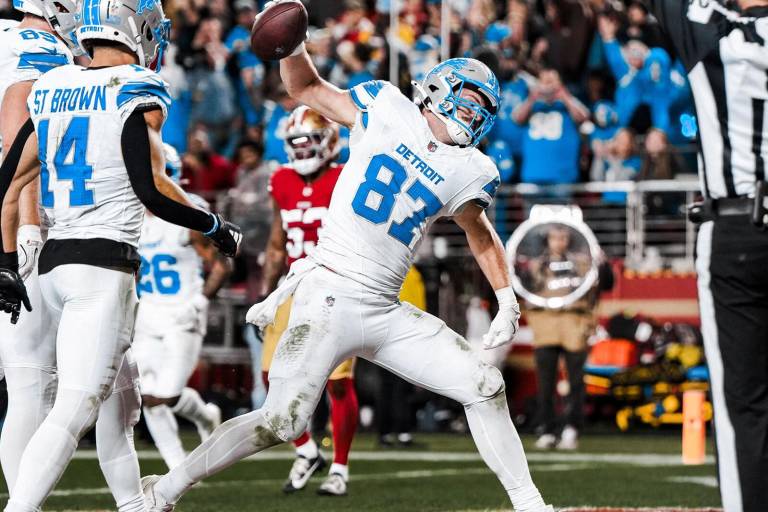 Los Lions se imponen a los 49ers en noche de muchos puntos