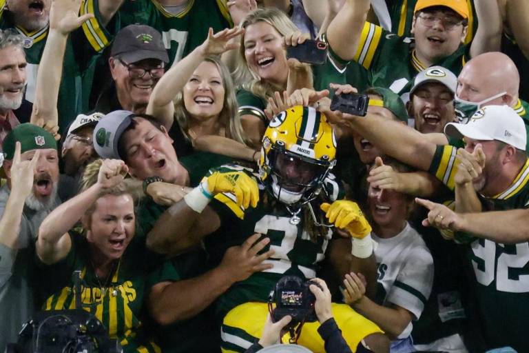 Aaron Jones y Aaron Rodgers tienen actuaciones estelares y resucitan a los Packers
