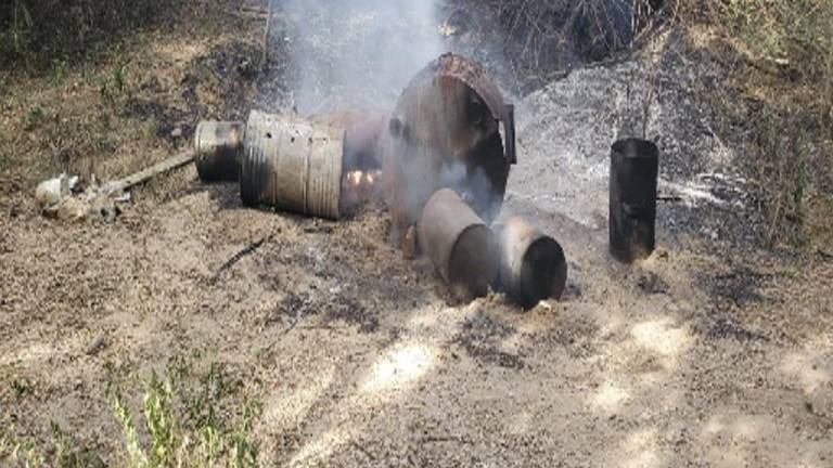En la sierra de Cosalá elementos del Ejército aseguraron químicos para la elaboración de drogas.