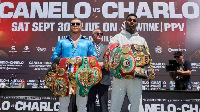 Saúl “Canelo” Álvarez y Jermell Charlo ya se encuentran en Las Vegas.