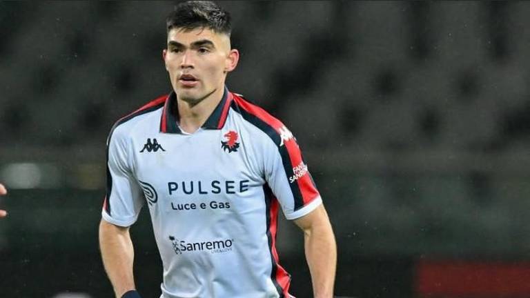 El mexicano Johan Vásquez disputó todo el encuentro ante el Cagliari.
