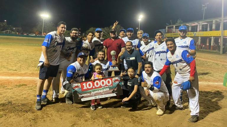 Sindicato de la Jumapam muestra sus trofeos.