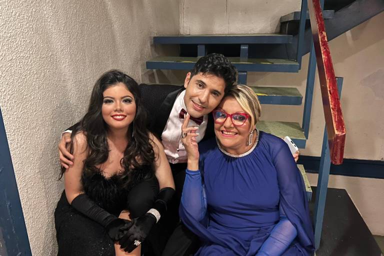 Triunfa el sinaloense Adrián Varela en el Festival Mundial del Bolero