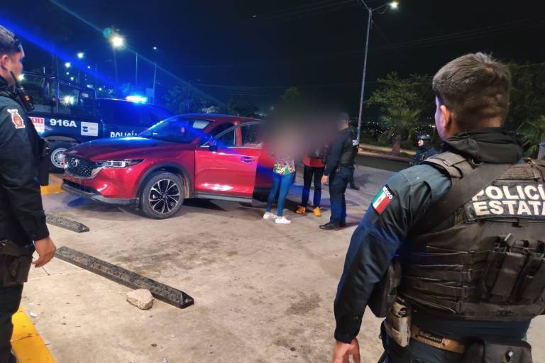 Policías Estatales recuperan camioneta que había sido robada en Culiacán