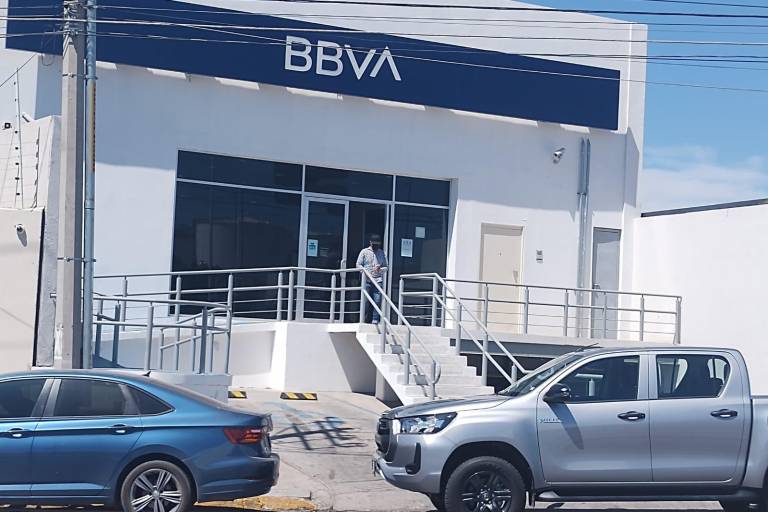 En Culiacán despojan de $150 mil a hombre al salir de un banco