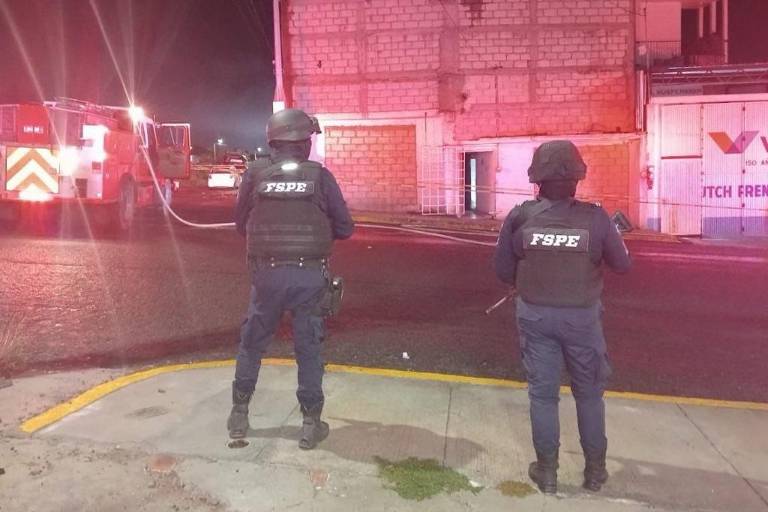 Mueren 12 personas en incendio ocurrido en anexo de Guanajuato