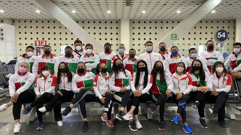 Los pesistas mexicanos a su arribo a República Dominicana.