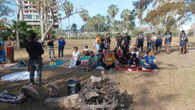 En contacto con la naturaleza se celebró el Día Mundial de la Tierra en el Parque Central de Mazatlán.