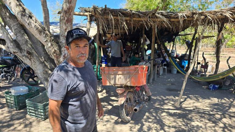 Gaspar vivió en Estados Unidos, pero regresó a Chametla para seguir trabjando en la pesca.