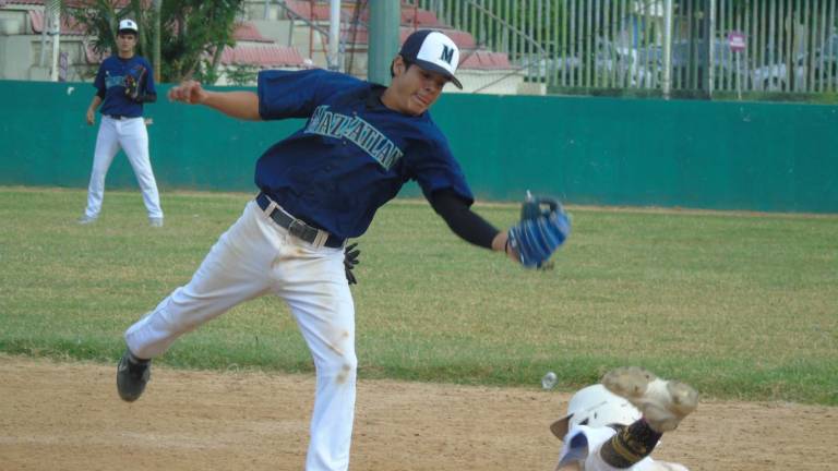 Marineros de Mazatlán cae por pizarra de 8-2.