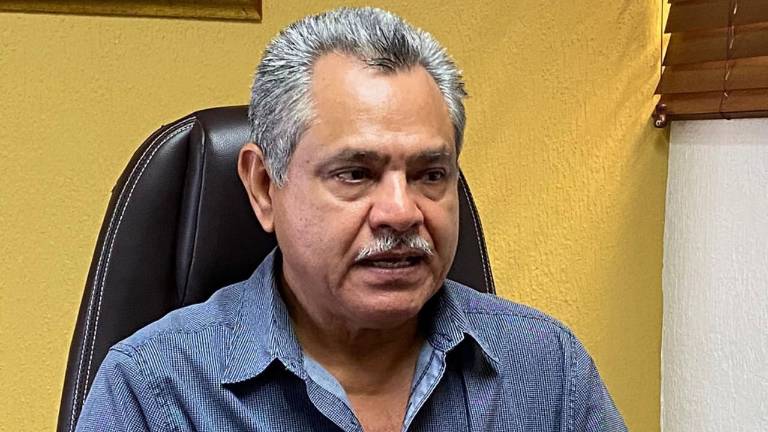 El profesor Juan Carlos Ayala Barrón destacó las consecuencias de las políticas migratorias de Estados Unidos sobre los flujos migratorios y el desplazamiento forzado interno en México.