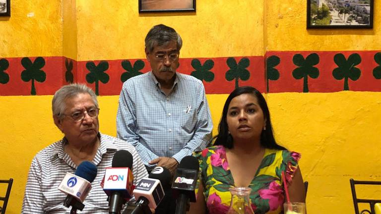 Integrantes de la Coordinadora Estatal por el Derecho Humano a la Vivienda buscan una solución a su demanda.