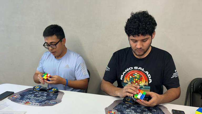 Participantes de distintas edades demostraron su destreza en el Campeonato de Speedcubing “Mano Salada Mazatlán 2025”, el primero en Sinaloa con validación internacional.