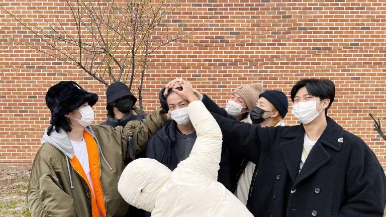Los integrantes de BTS acudieron a despedir a Jin.
