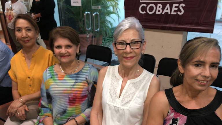 Mirna Gómez Romero, Elvia Lugo, Sunny Castañeda y Martha de Careaga.