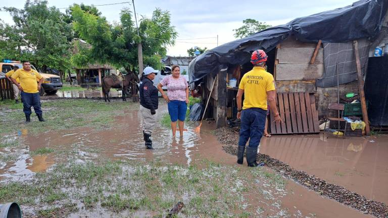 En La Campana, al sur de Escuinapa, las lluvias dejaron afectaciones en 12 viviendas.