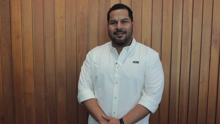 Carlos Osuna presenta su disco en Culiacán.