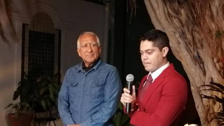 El artista José Luis Tirado inauguró su exposición ‘Retrospectiva’ en el Museo de Arte.