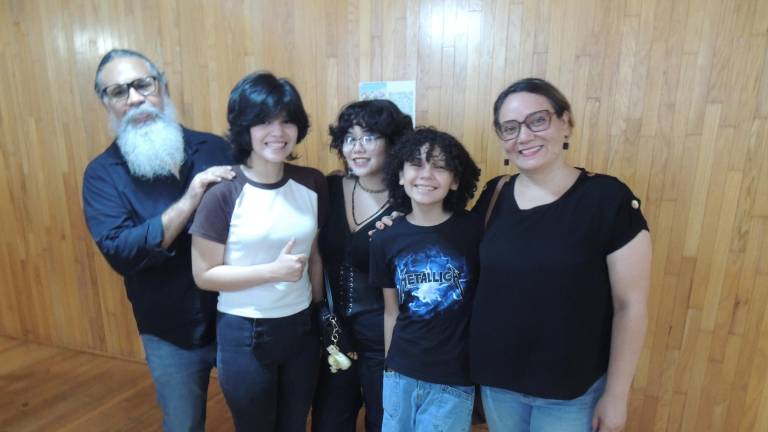 Eloy, Elisa y Elvira Hernández, Tinúviel Moromay y Sandra Hernández.