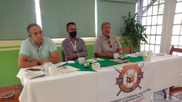 En rueda de prensa se dan detalles de la liga y la ceremonia de apertura.