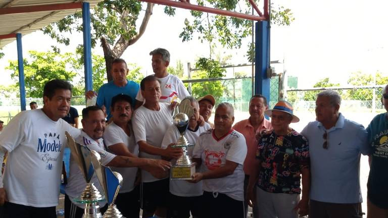 Muralla-Mazatlán se impuso en la final de la categoría 60 años y más.