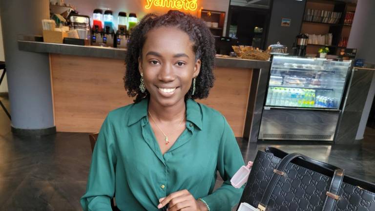 Jovline Lafrance ha cumplido en Culiacán su sueño de estudiar la universidad y de emprender.