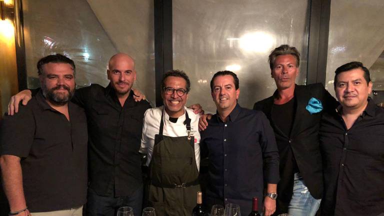 Nick Stabropoulos, Alejandro Gerzabeck, Luis Osuna, Manuel Tarriba, Eduardo Ritz, y Alejandro Díaz.