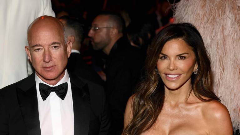 Jeff Bezos y Lauren Sánchez.
