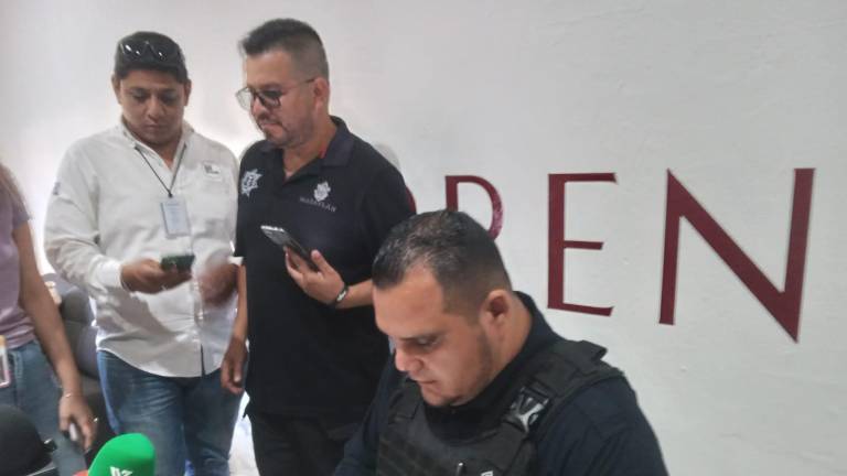 Conferencia del Secretario de Seguridad de Mazatlán, Jaime Othoniel Barrón Valdez.