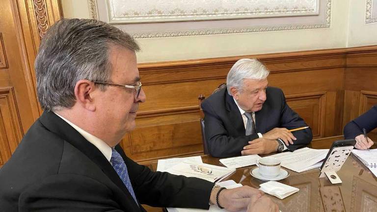 Marcelo Ebrard y Andrés Maniuel López Obrador.