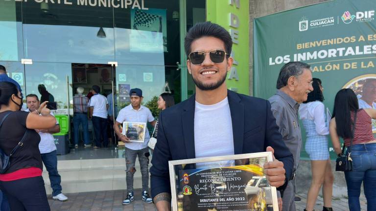 Benito Valenzuela fue reconocido como el “Debutante del Año 2022”, dentro de los premios “Más Destacado” en el boxeo de Culiacán.