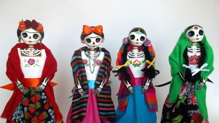 El taller de Catrinas en papel maché lo impartirá Amelia Castro.