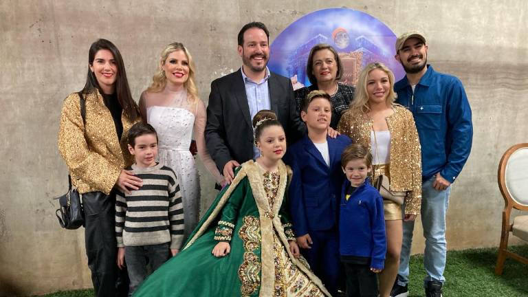 María Paula Velarde con su familia.