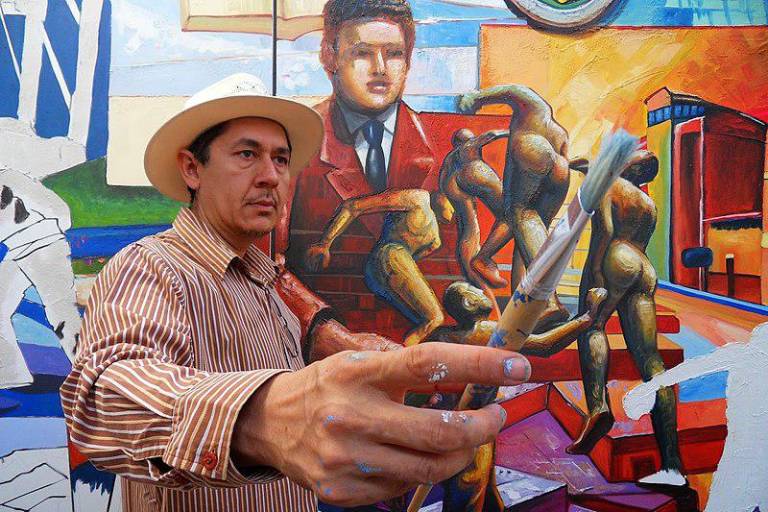 Desarrolla Ernesto Ríos un mural movible para llevar a los municipios