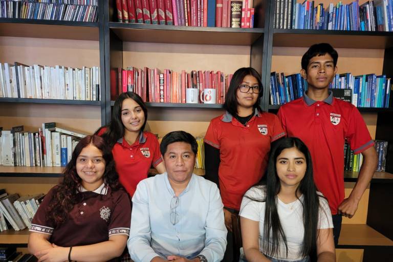 Jóvenes piden mejoras en preparatorias de Sinaloa y en casa del estudiante