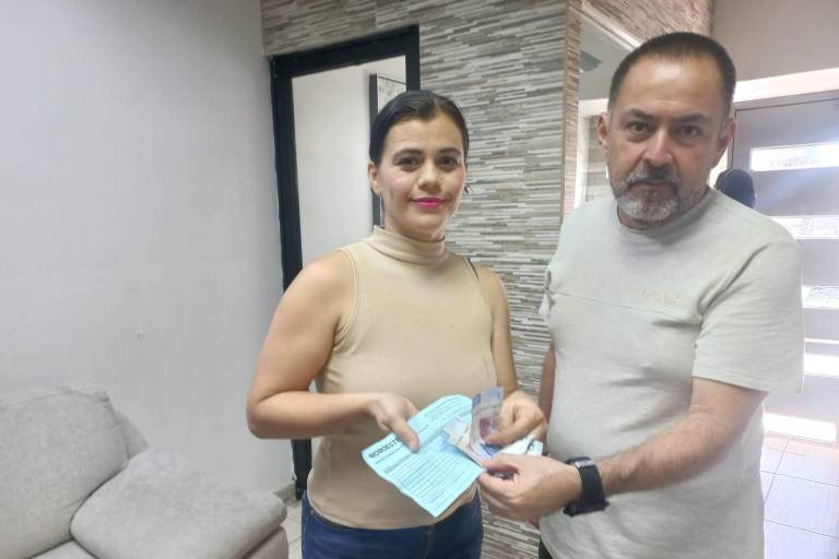 Iris Analí recibe mil pesos más para su operación de tumor