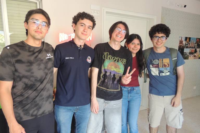 Presentan jóvenes del Tec de Monterrey el Proyecto Supernova