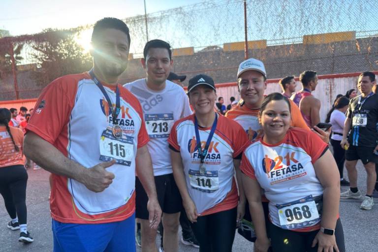 Corren sinaloenses en pro de la Ciudad de los Niños, en el Medio Maratón de Fetasa 2025