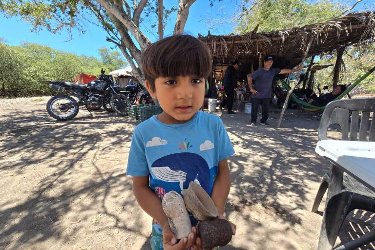 Mateo sueña con ser un gran arqueólogo al encontrar una pieza en su natal Chametla