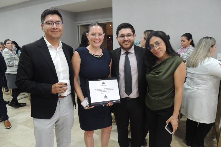 Celebra las primeras 100 cirugías de éxito en su programa de Cirugía Robótica