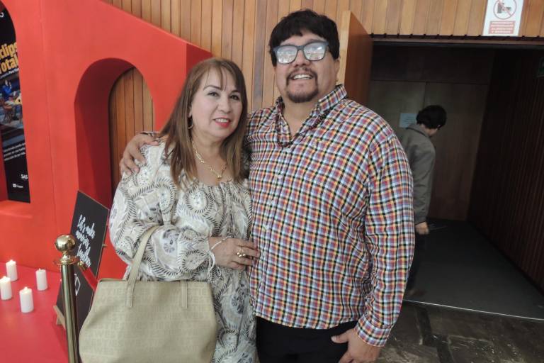 Ovacionan sinaloenses al tenor Javier Camarena