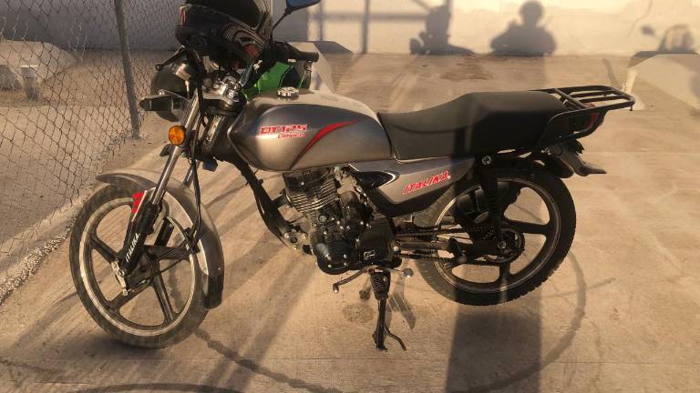 El hombre y la motocicleta fueron puestos a disposición de la autoridad correspondiente.