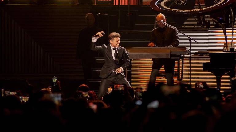 Luis Miguel durante su primer concierto, de siete, en la Ciudad de México.