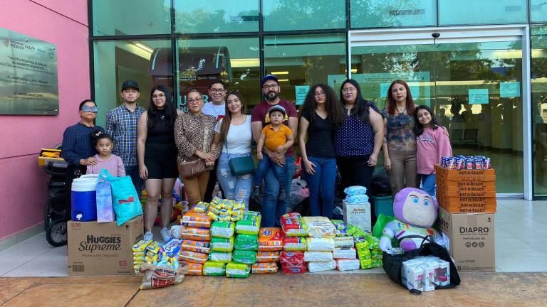 Entrega de víveres en el Hospital Pediátrico de Sinaloa en memoria del pequeño Matías.