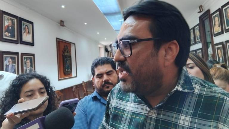 El alcalde aseguró que con base en información se registró el arribo de civiles a este centro cerca del mediodía de este lunes 7 de abril.